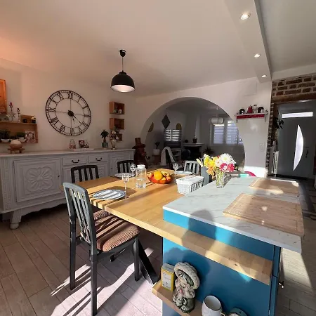 Le - 6pers - 10 Minutes Du Circuit Bugatti *